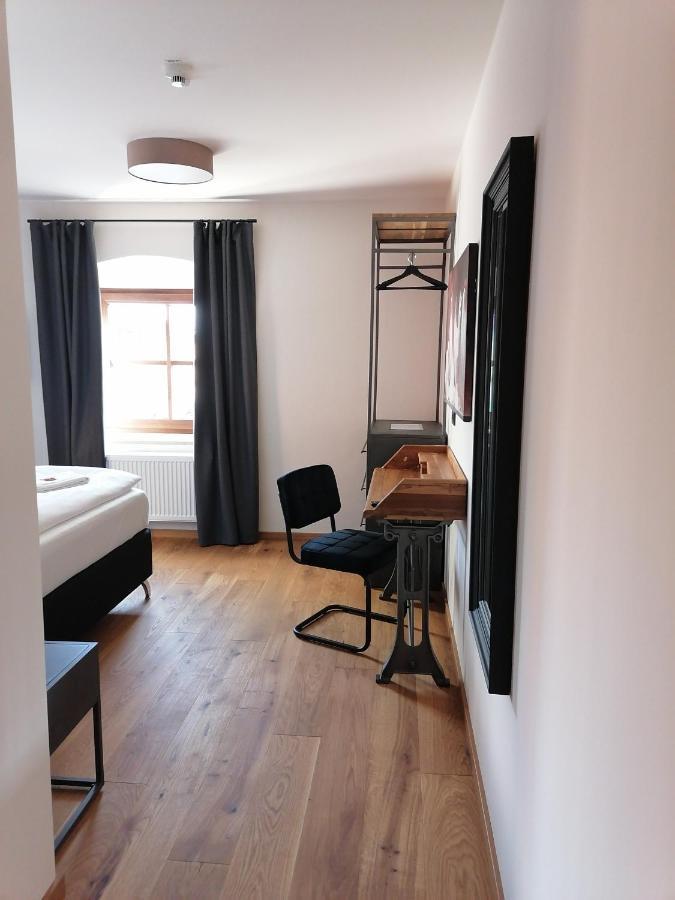 Hotelgasthof Kirchenwirt Schierling Extérieur photo