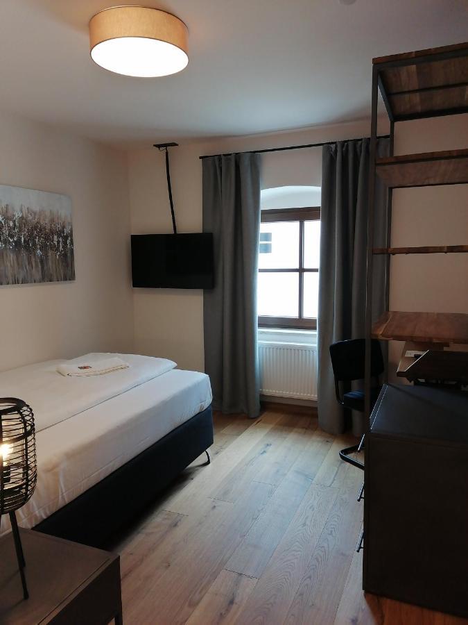 Hotelgasthof Kirchenwirt Schierling Extérieur photo