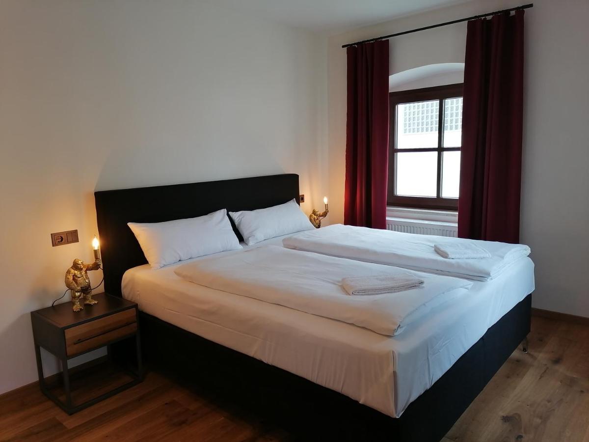 Hotelgasthof Kirchenwirt Schierling Extérieur photo