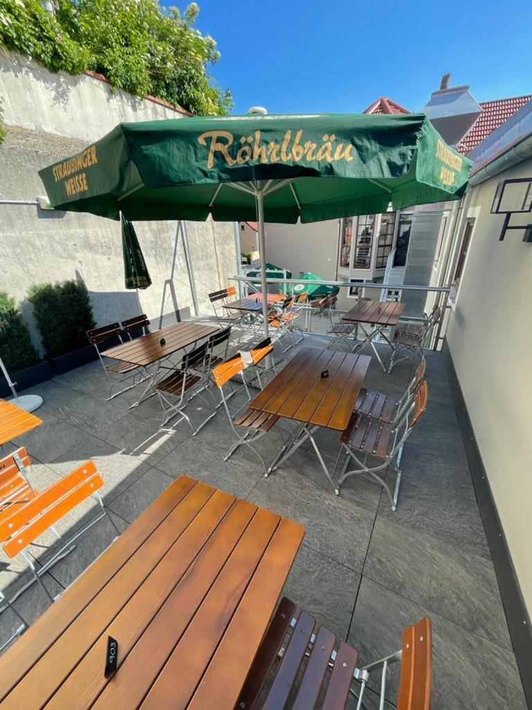 Hotelgasthof Kirchenwirt Schierling Extérieur photo